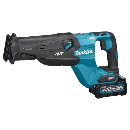 Аккумуляторная сабельная пила Makita XGT JR002GZ — фотография оборудования на белом фоне