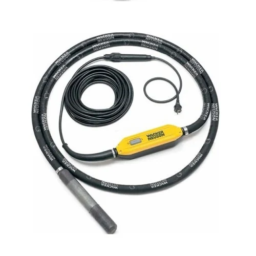 Погружной вибратор Wacker Neuson IRFU 57 — фотография оборудования на белом фоне